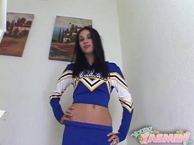 Cheerleader slut young yasmin solo - hotmovs.com