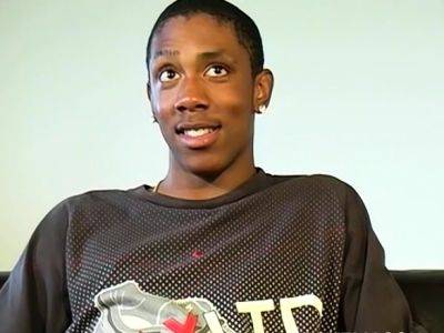 Young black UK teen Bobby sprays warm cum after jerking off - drtuber.com - Britain